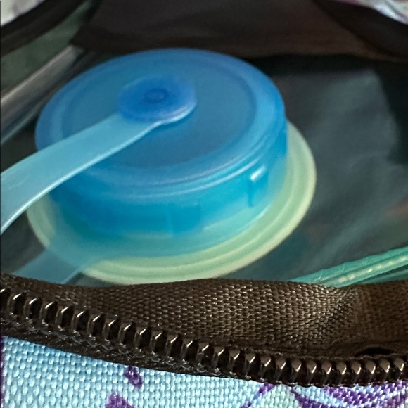 NWT Vibe Festival Gear Hydration Backpack in a Famingo/Tropical Pattern - Picture 9 of 9